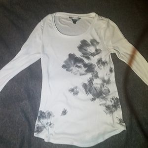 Vera Wang long sleeve tee